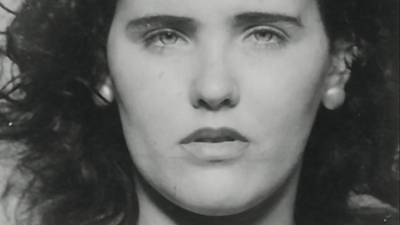 Ritratto di Elizabeth Short, nota come la Dalia Nera, conservato nell’archivio FBI