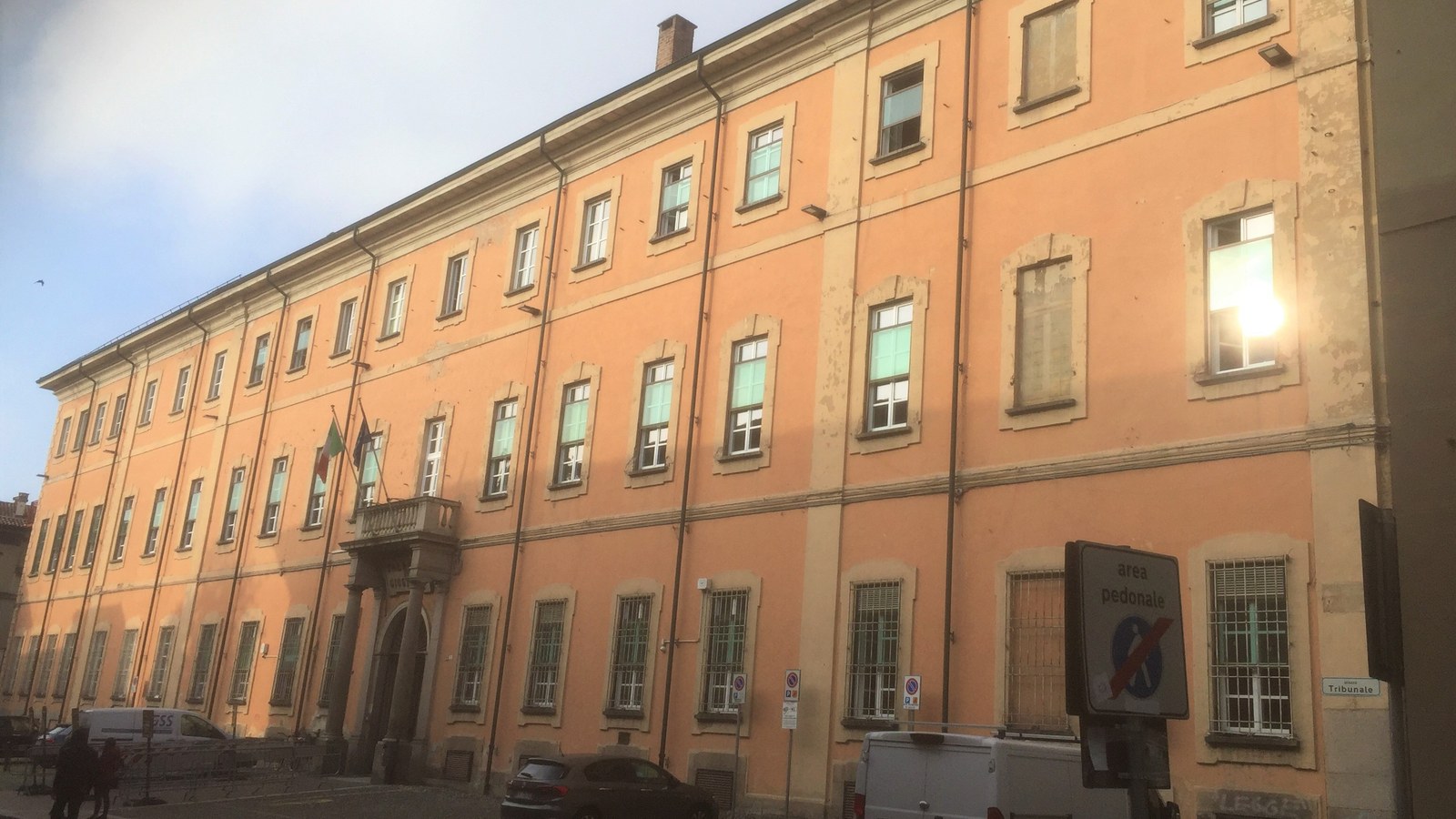 Facciata del Palazzo di Giustizia di Pavia